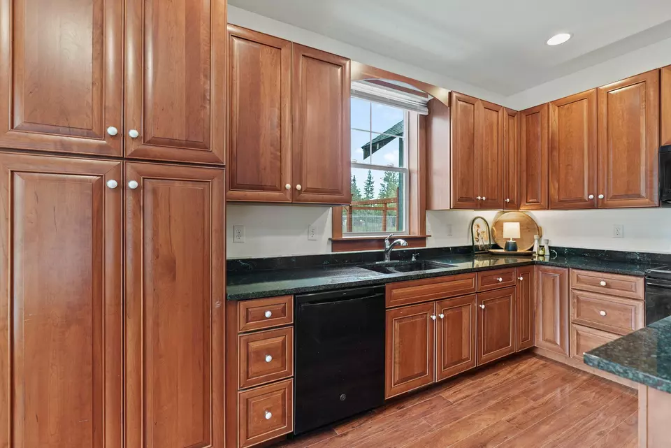 Kitchen - 450 S Timber Creek Dr, Sisters, OR 97759 photo 6 of 6