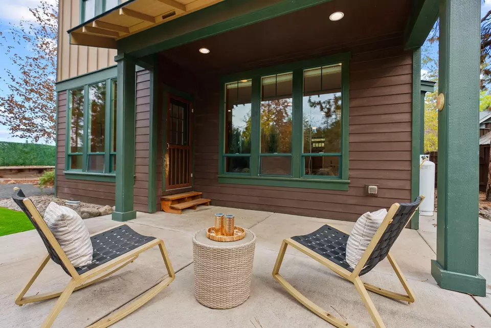 Exterior - 450 S Timber Creek Dr, Sisters, OR 97759 photo 9 of 15