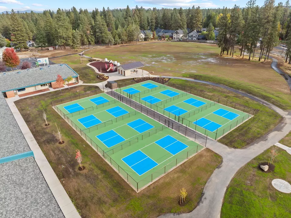 View/Area - 450 S Timber Creek Dr, Sisters, OR 97759 photo 2 of 5