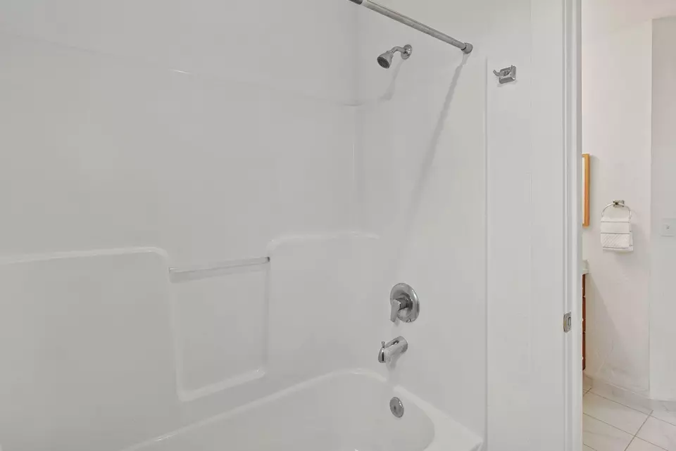 Bath - 450 S Timber Creek Dr, Sisters, OR 97759 photo 6 of 6