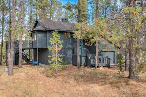 18034 Witchhazel Ln, Sunriver, OR 97707 photo 2