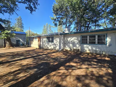 2584 Rockydale Rd, Cave Junction, OR 97523
