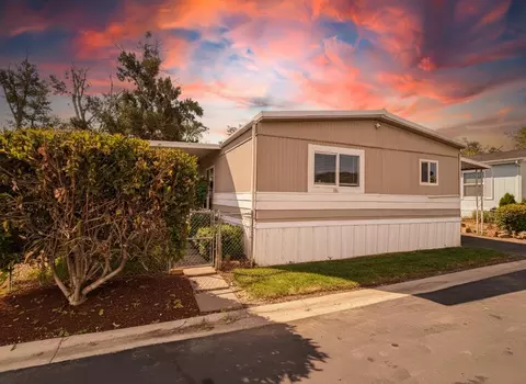 3555 S Pacific Hwy #SPC 131, Medford, OR 97501