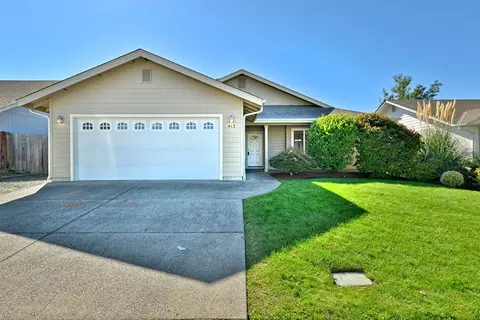 413 SE Liberty Dr, Grants Pass, OR 97527