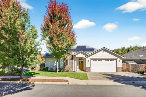 1022 SE Jerrine St, Grants Pass, OR 97527