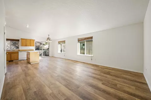 Living - 16470 Cassidy Dr, La Pine, OR 97739 photo 2 of 5