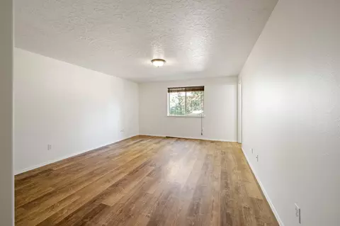 Living - 16470 Cassidy Dr, La Pine, OR 97739 photo 5 of 5