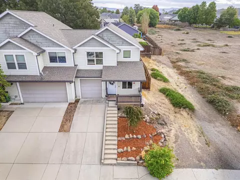 View/Area - 208 Northview Dr, Eagle Point, OR 97524 photo 1 of 1