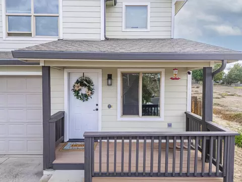 208 Northview Dr, Eagle Point, OR 97524