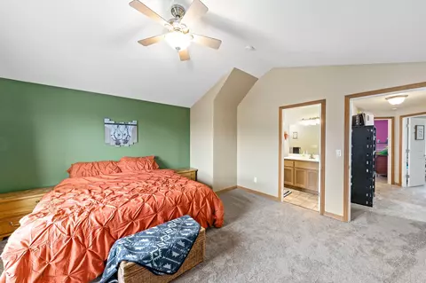 Bedroom - 208 Northview Dr, Eagle Point, OR 97524 photo 1 of 5
