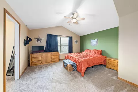 Bedroom - 208 Northview Dr, Eagle Point, OR 97524 photo 2 of 5