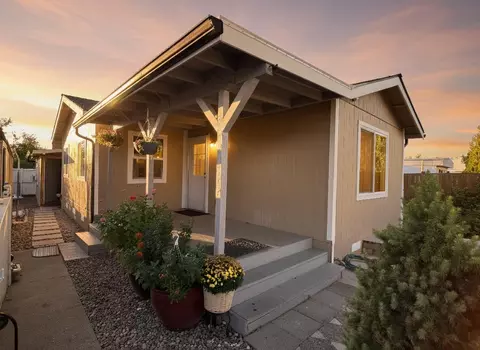 2700 Falcon St #SPC 38, White City, OR 97503