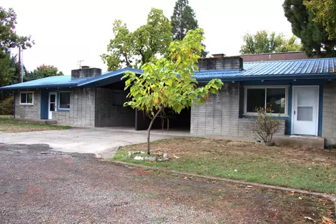 804 S Shasta Ave, Eagle Point, OR 97524