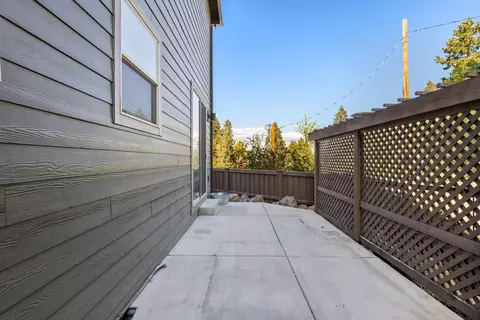 Exterior - 748 NE Vail Ln, Bend, OR 97701 photo 7 of 7