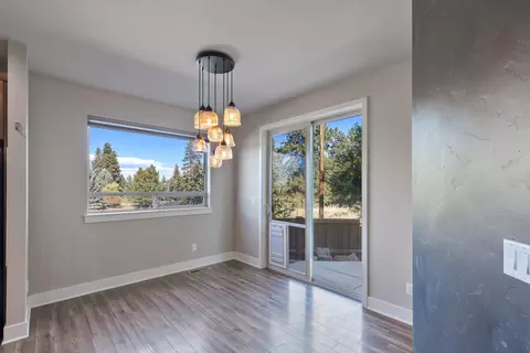 Dining - 748 NE Vail Ln, Bend, OR 97701 photo 3 of 3