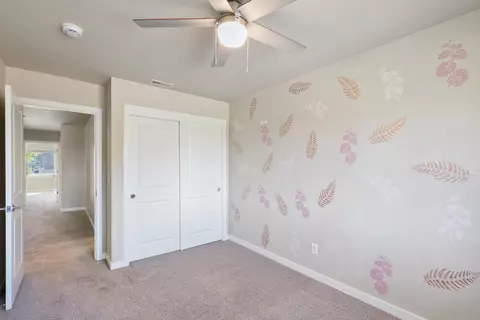 Bedroom - 748 NE Vail Ln, Bend, OR 97701 photo 4 of 8