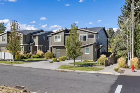 Exterior - 748 NE Vail Ln, Bend, OR 97701 photo 3 of 7