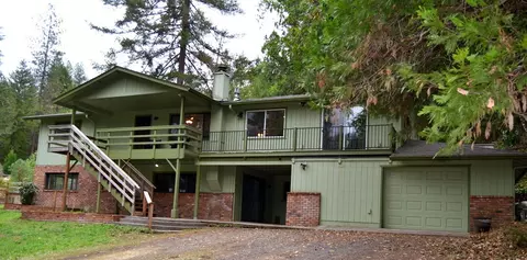 635 Ewe Creek Rd, Grants Pass, OR 97526