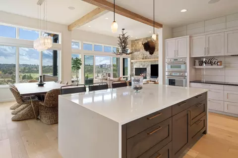 Kitchen - 19107 Cartwright Ct, Bend, OR 97702 photo 6 of 6