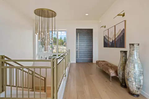 Entry Way - 19107 Cartwright Ct, Bend, OR 97702 photo 4 of 4