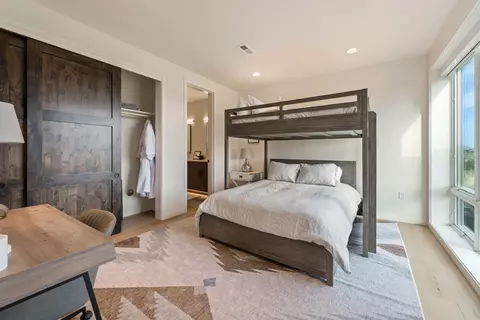 Bedroom - 19107 Cartwright Ct, Bend, OR 97702 photo 4 of 4