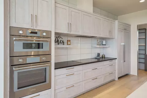 Kitchen - 19107 Cartwright Ct, Bend, OR 97702 photo 4 of 6