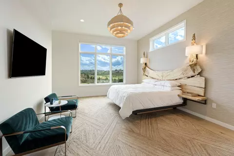 Bedroom - 19107 Cartwright Ct, Bend, OR 97702 photo 1 of 4