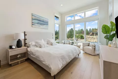 Bedroom - 19107 Cartwright Ct, Bend, OR 97702 photo 3 of 4