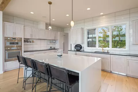 Kitchen - 19107 Cartwright Ct, Bend, OR 97702 photo 2 of 6