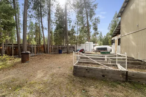 Exterior - 152113 Silver Spur Rd, La Pine, OR 97739 photo 5 of 12
