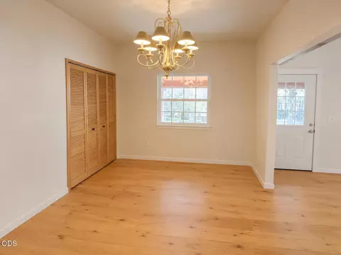 Dining - 152113 Silver Spur Rd, La Pine, OR 97739 photo 2 of 3