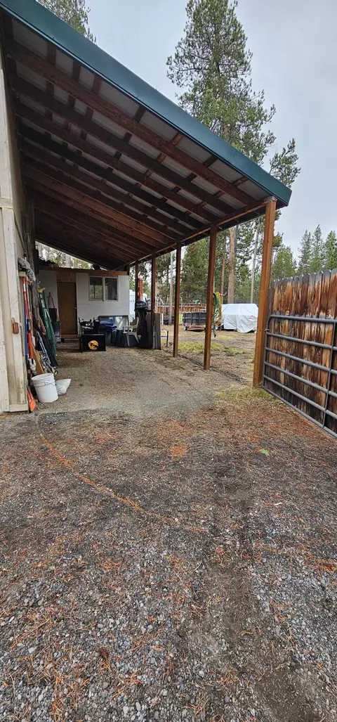 Exterior - 152113 Silver Spur Rd, La Pine, OR 97739 photo 8 of 12