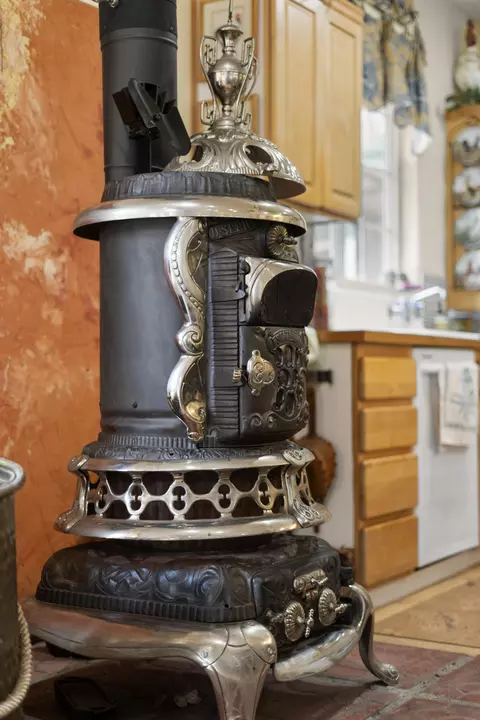 Kitchen - 152113 Silver Spur Rd, La Pine, OR 97739 photo 3 of 3