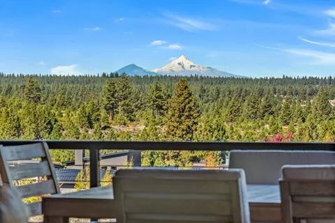19211 Gateway Loop, Bend, OR 97702