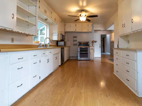 419 E Main St, Rogue River, OR 97537 photo 7