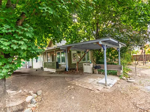 419 E Main St, Rogue River, OR 97537 photo 40