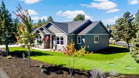 810 Willet Ln, Redmond, OR 97756