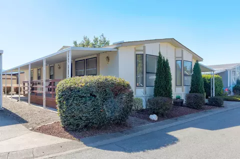 2387 Mulberry Ct, Grants Pass, OR 97527