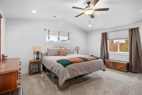 Bedroom - 686 Sheffield Dr, Eagle Point, OR 97524 photo 1 of 5