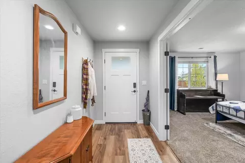 Entry Way - 686 Sheffield Dr, Eagle Point, OR 97524 photo 1 of 1
