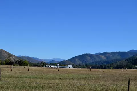 15950 Highway 238, Applegate, OR 97530
