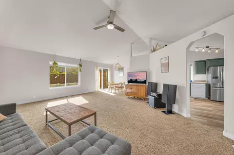 21347 Starling Dr, Bend, OR 97701
