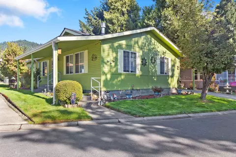 206 NW Creekside Dr, Grants Pass, OR 97526