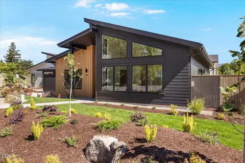 391 Clinton St, Ashland, OR 97520