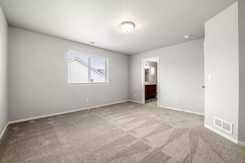 20520 SEvian Ave, Bend, OR 97702 photo 9