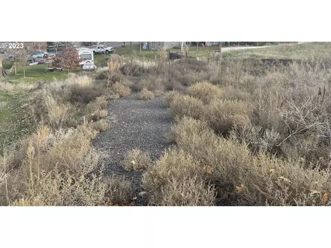 1901 SW Runnion Ln, Pendleton, OR 97801 photo 3