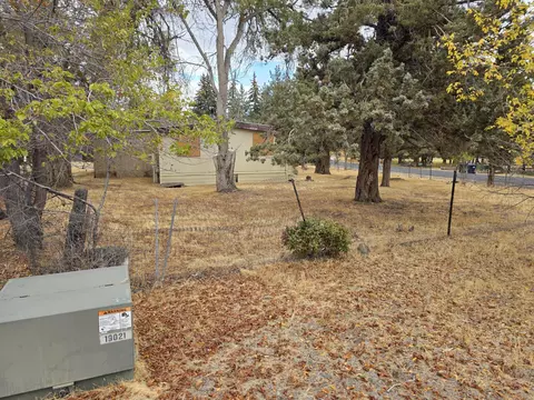 2675 NW Norse Dr, Redmond, OR 97756