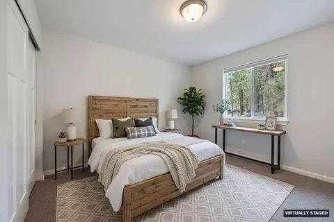 Bedroom - 60026 Turquoise Rd, Bend, OR 97702 photo 4 of 6
