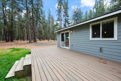 Exterior - 60026 Turquoise Rd, Bend, OR 97702 photo 7 of 11
