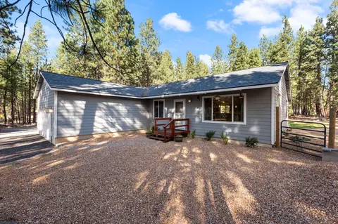 Exterior - 60026 Turquoise Rd, Bend, OR 97702 photo 2 of 11